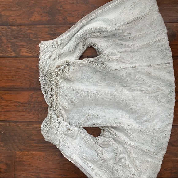 Reversible Vest from Weatherproof. Toupe like color - Picture 2 of 6